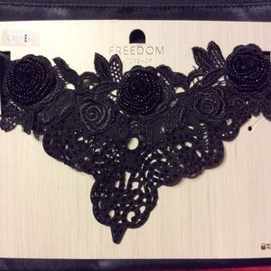 Sale NWT Topshop Freedom Embellished flower choker